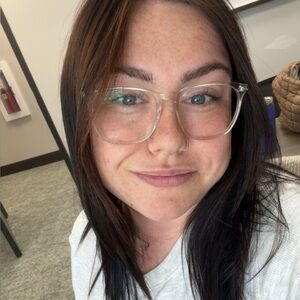 Meet your Posher, Caroline